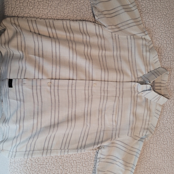 Mens short-sleeved button down casual shirt - Picture 2 of 2